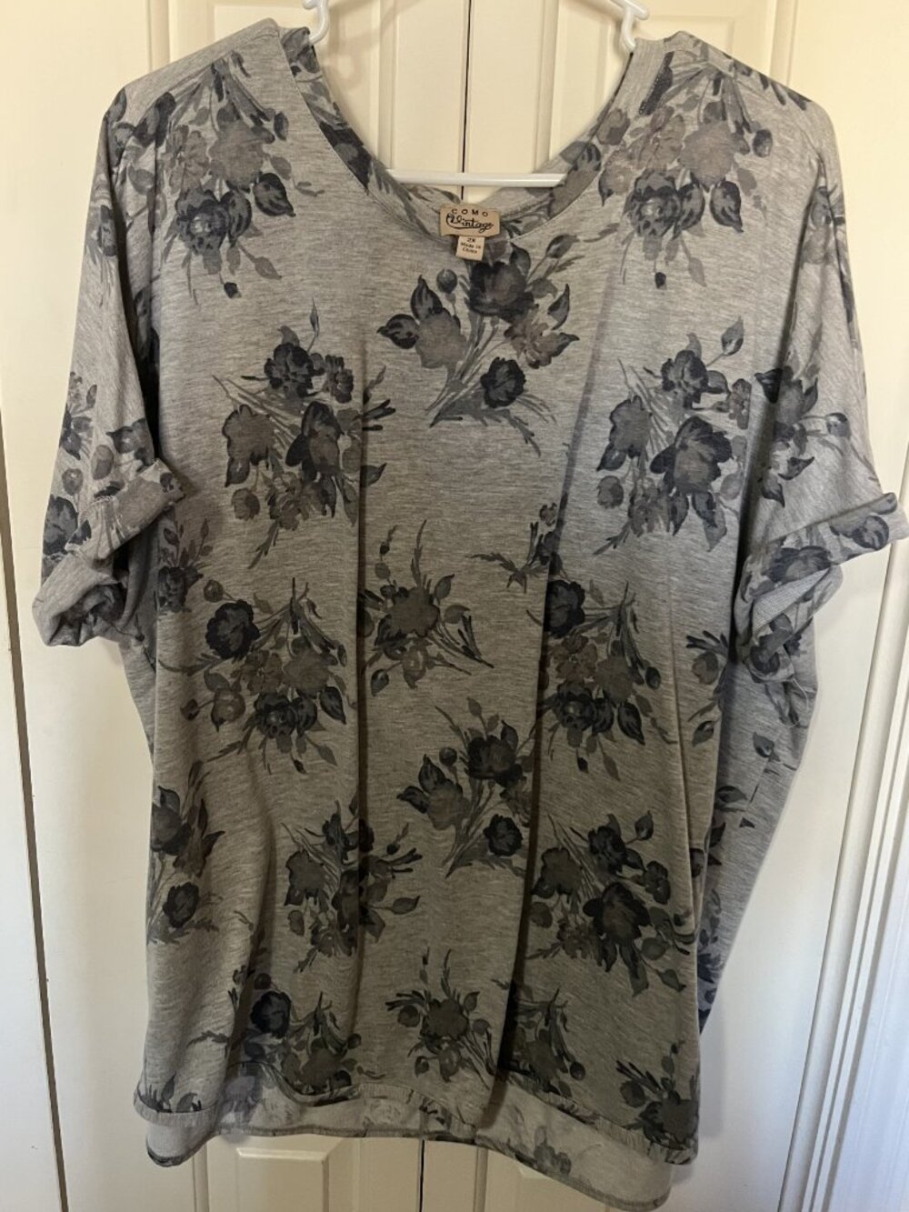 Como Vintage Grey/Blue Foral 2X Top